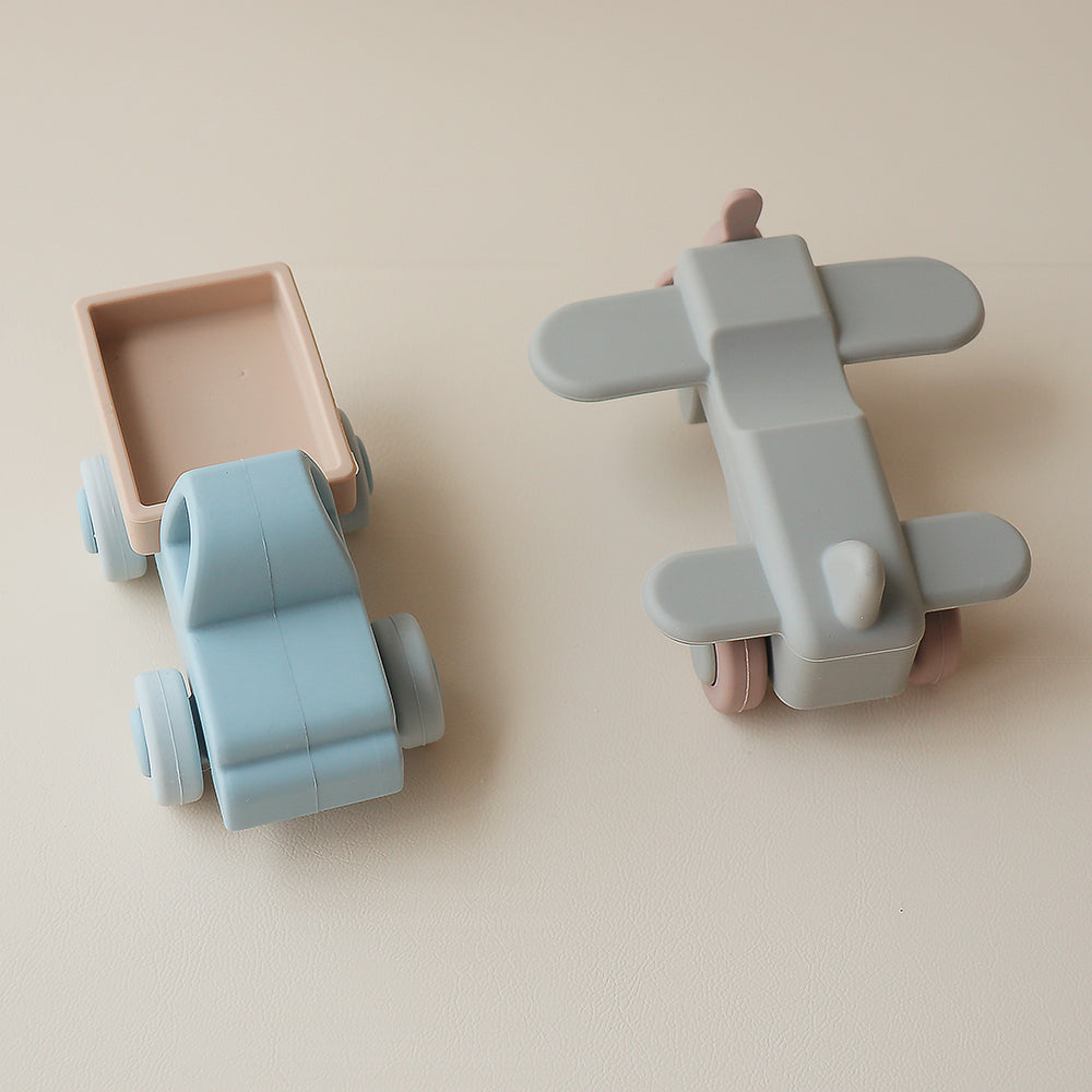 pickle and bear toy vehicles